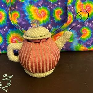 Teapot photo paper holder